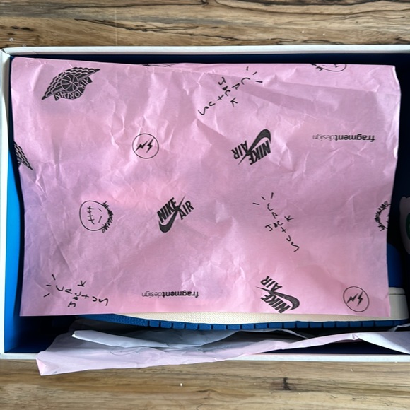 Jordan 1 Low Travis Scott Fragment ua 1/1 brand new in box with multiple laces - Picture 9 of 11